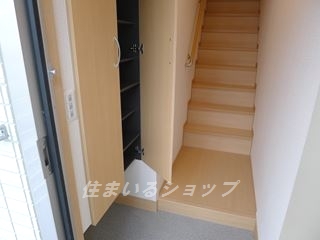 玄関　ミラー付き大型シューズボックス