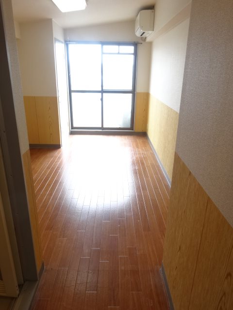 ベルビュー花屋町の居間写真
