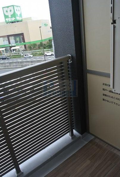 バルコニー　うれしいバルコニー付き！
