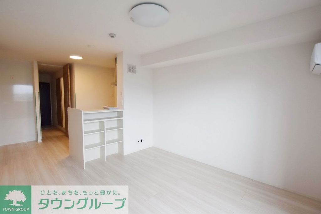レスティングスウェル浦和の居間写真