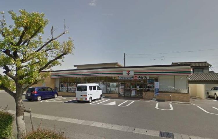 コンビニ　セブンイレブン（コンビニ）まで830m