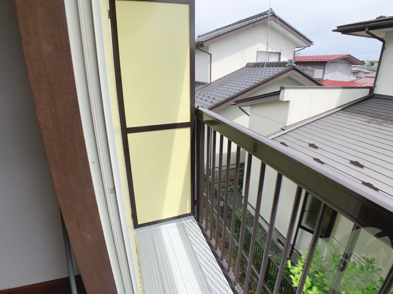 バルコニー　バルコニーが付いているので晴れた日は洗濯物が干せますね