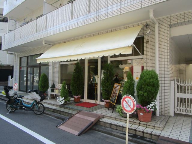飲食店　ＭＡＲＲＹ’Ｓ　人気の新感覚チーズケーキ（飲食店）まで70m