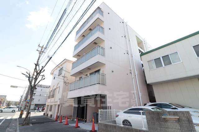 神戸市兵庫区南逆瀬川町のマンションの建物外観