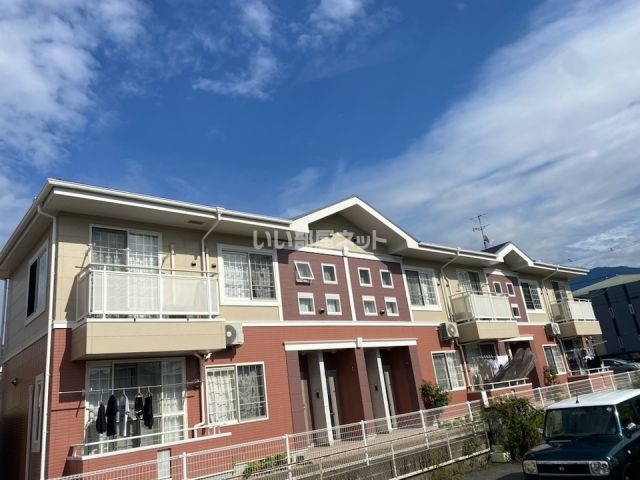 愛媛県新居浜市庄内町４（アパート）の賃貸物件の外観