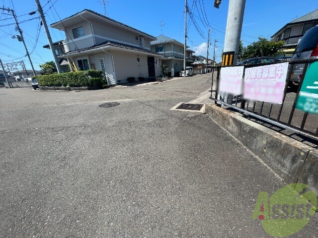 【多賀城市山王のアパートの駐車場】