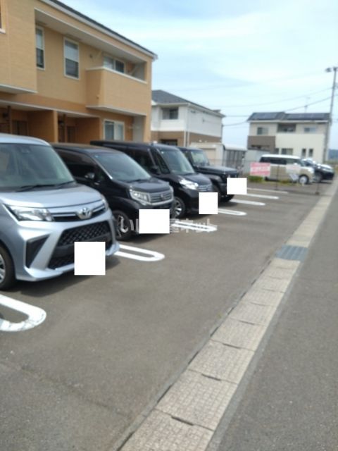 【柴田郡大河原町字広表のアパートの駐車場】