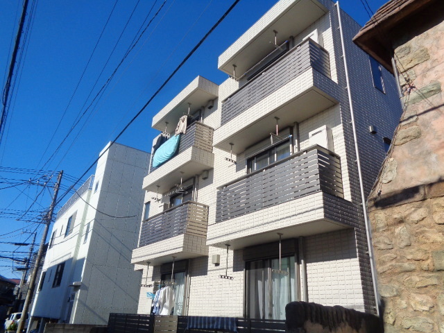鎌倉市大町のマンションの建物外観