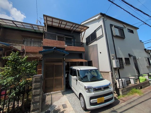 富秋町2-16-12テラスハウスの建物外観