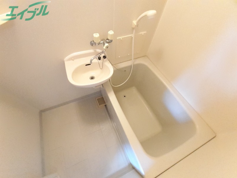 バス・シャワールーム　別部屋参考写真です