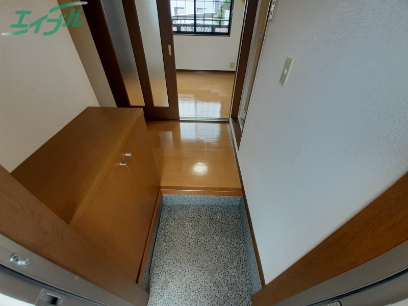 玄関　別部屋参考写真です