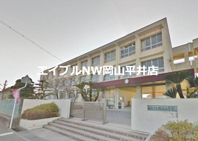 小学校　玉野市立胸上小学校（小学校）まで556m