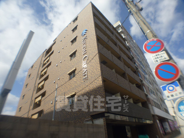 【京都市中京区西ノ京南上合町のマンションの建物外観】