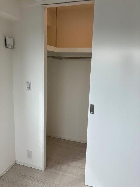 収納　ウォークインクローゼット（洋室６．０帖）