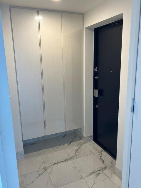 玄関　玄関収納あり