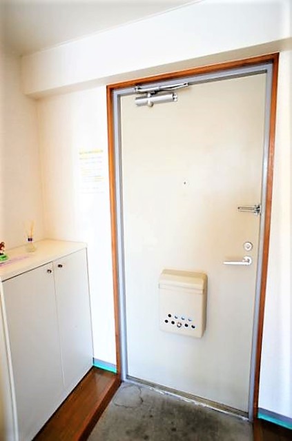 玄関　他号室の参考写真です