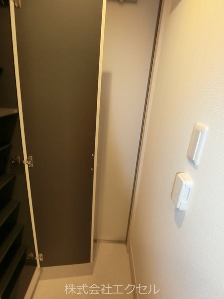 玄関　シューズボックス付きの玄関です。