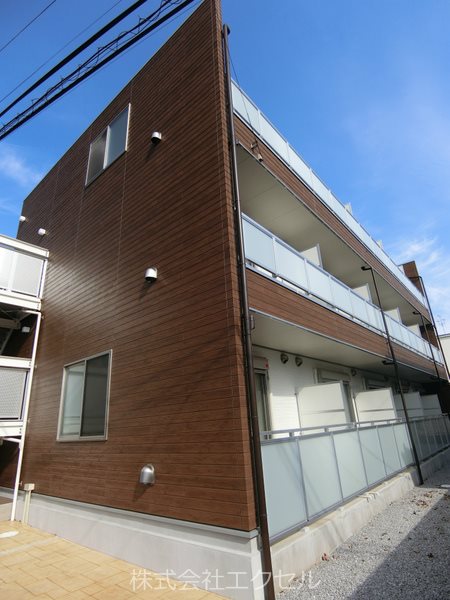 建物外観　2駅利用可能です。