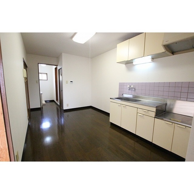 キッチン　ダイニングキッチン