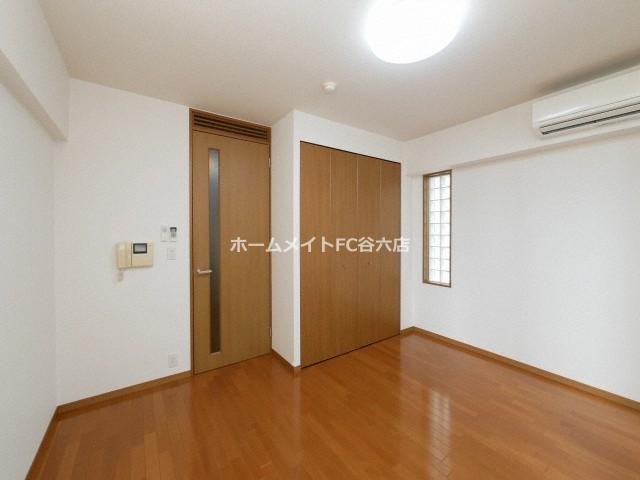 ISM中之島レジデンスの居間写真