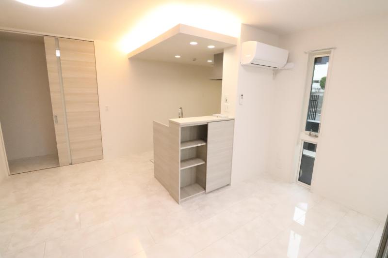 居室・リビング　間接照明があるリビング