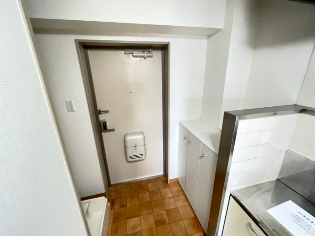 玄関　ポストがついております。