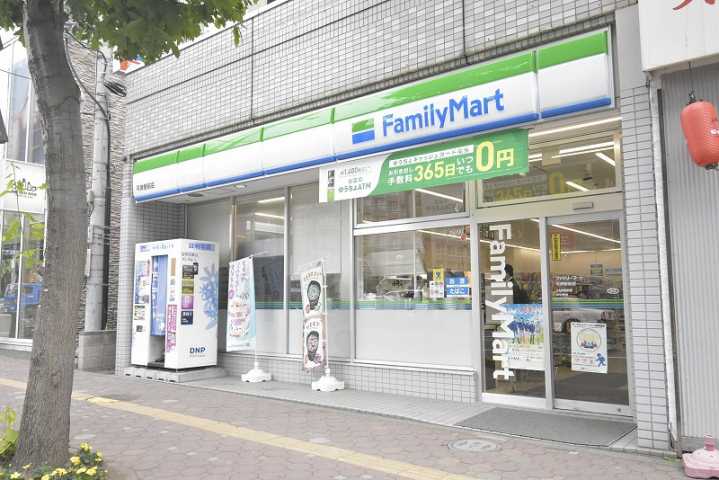 コンビニ　ファミリーマート（コンビニ）まで350m