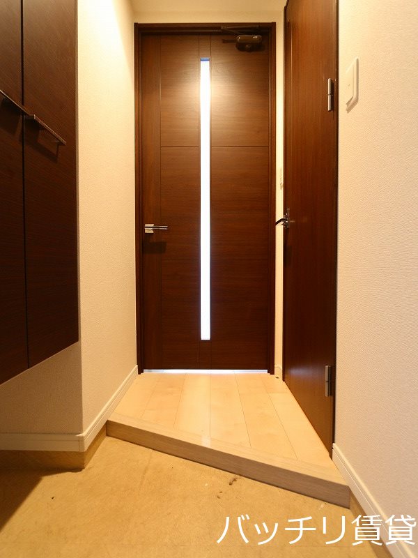 玄関　別号室イメージの為、現状を優先致します