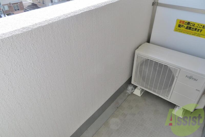 バルコニー　専用のバルコニー、最上階なので風が心地よいですよー