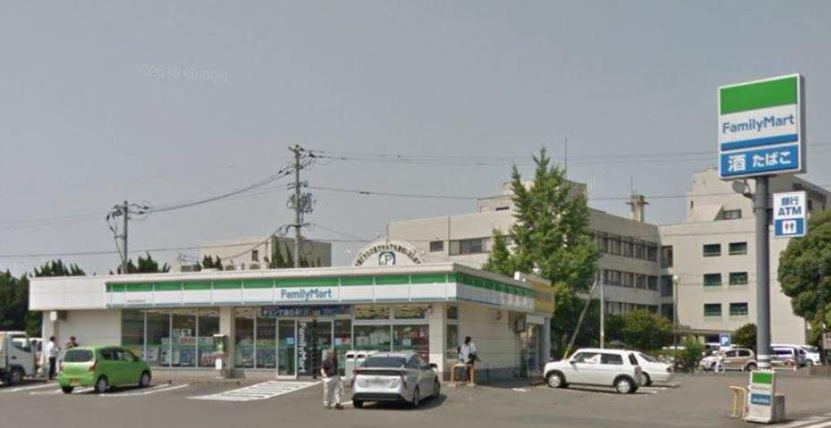 コンビニ　ファミリーマート（コンビニ）まで341m