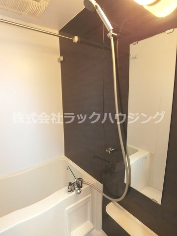 バス・シャワールーム　間取り反転、室内設備変更等あれば現状優先