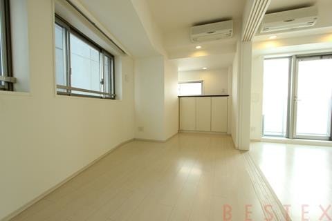 居室・リビング　※同タイプ・別部屋の参考写真です。