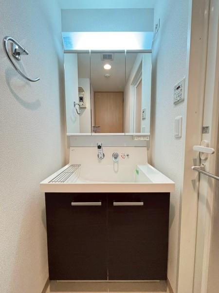 洗面設備　※同タイプ別の階の写真です。