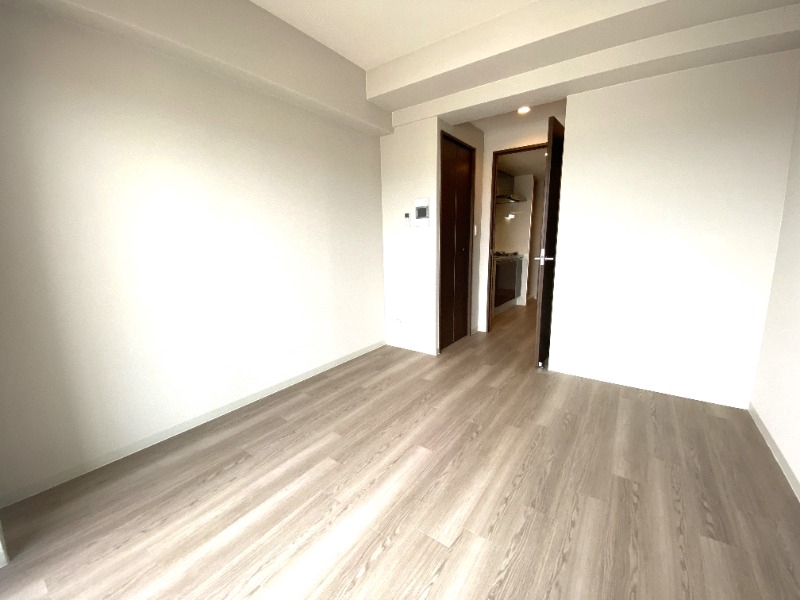 居室・リビング　白を基調にした明るいお部屋です。