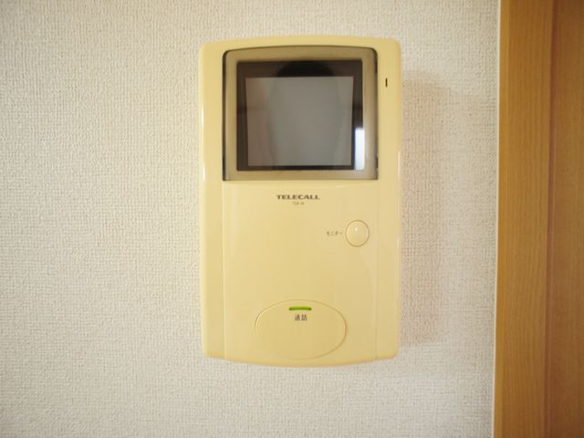 セキュリティ　訪問者の確認ができるTVドアホン付きです♪