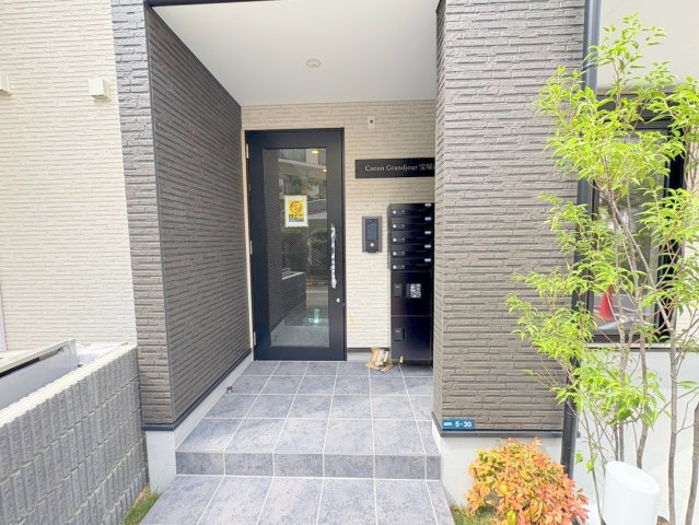 エントランス　毎日通るエントランスはこのようになっています