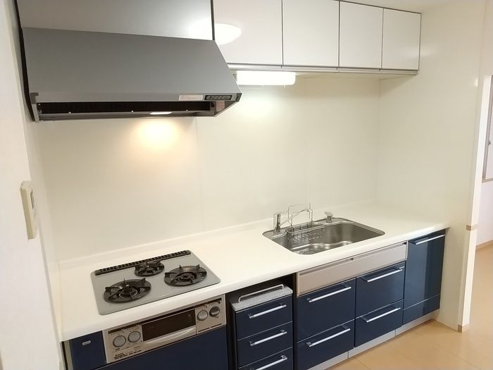 キッチン　室内写真は別部屋の写真です。