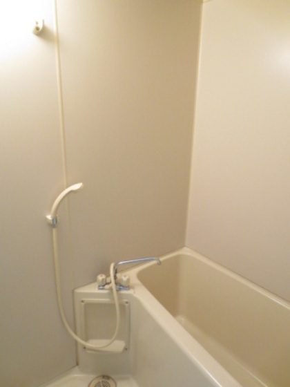 バス・シャワールーム　※別部屋の写真です