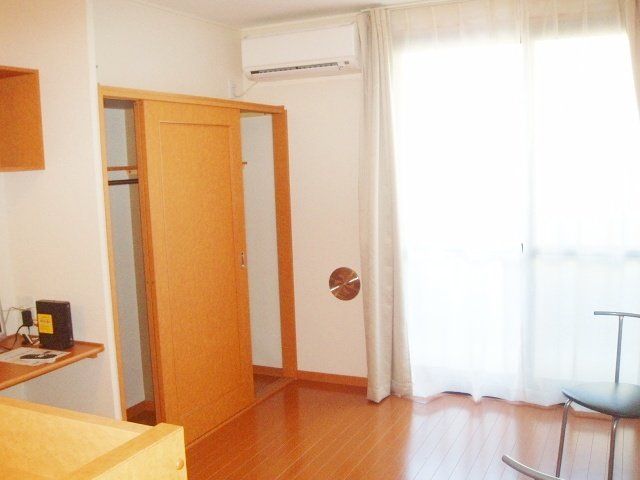 居室・リビング　★家具家電付き★