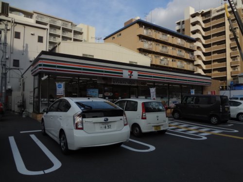 コンビニ　セブンイレブン吹田江の木町店（コンビニ）まで601m