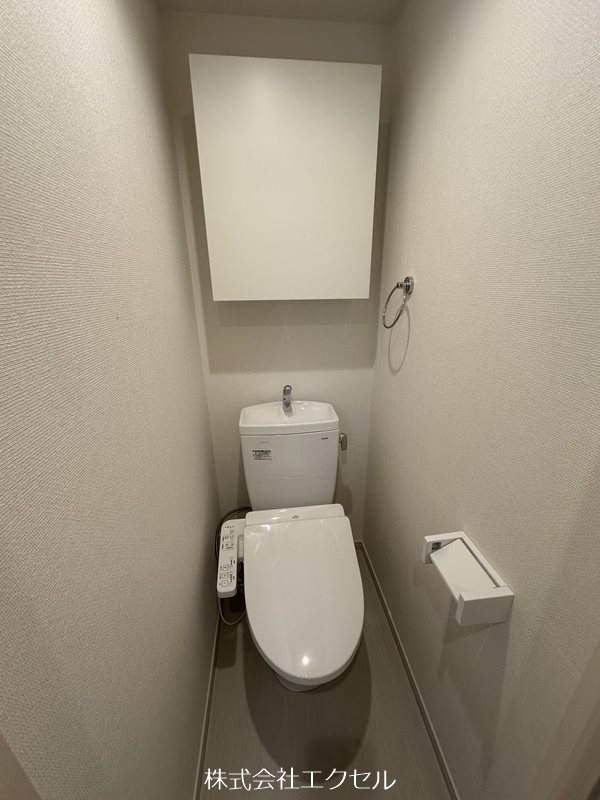 トイレ　温水洗浄便座付きです。