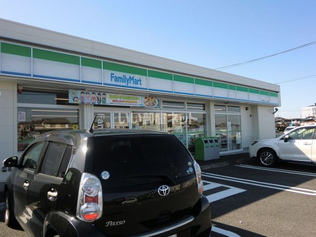 コンビニ　ファミリーマート各務原にんじん通り店（コンビニ）まで477m