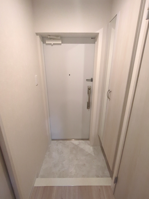玄関　※別部屋参考写真です。