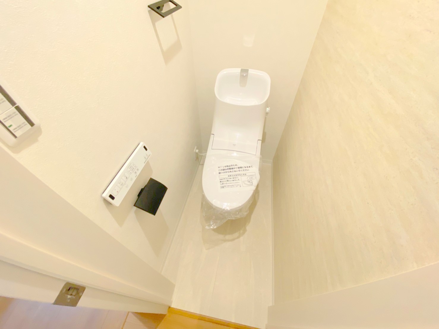 トイレ　清潔感のあるトイレは、誰もがリラックスできる空間です。