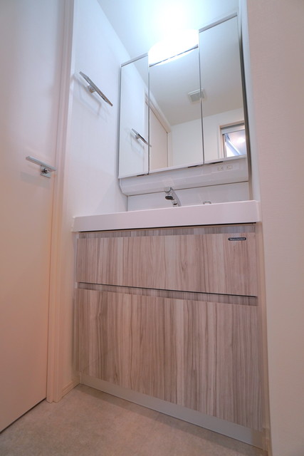 洗面設備　※写真は同タイプ住戸です。