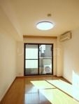 ルーブル上池台壱番館の居間写真
