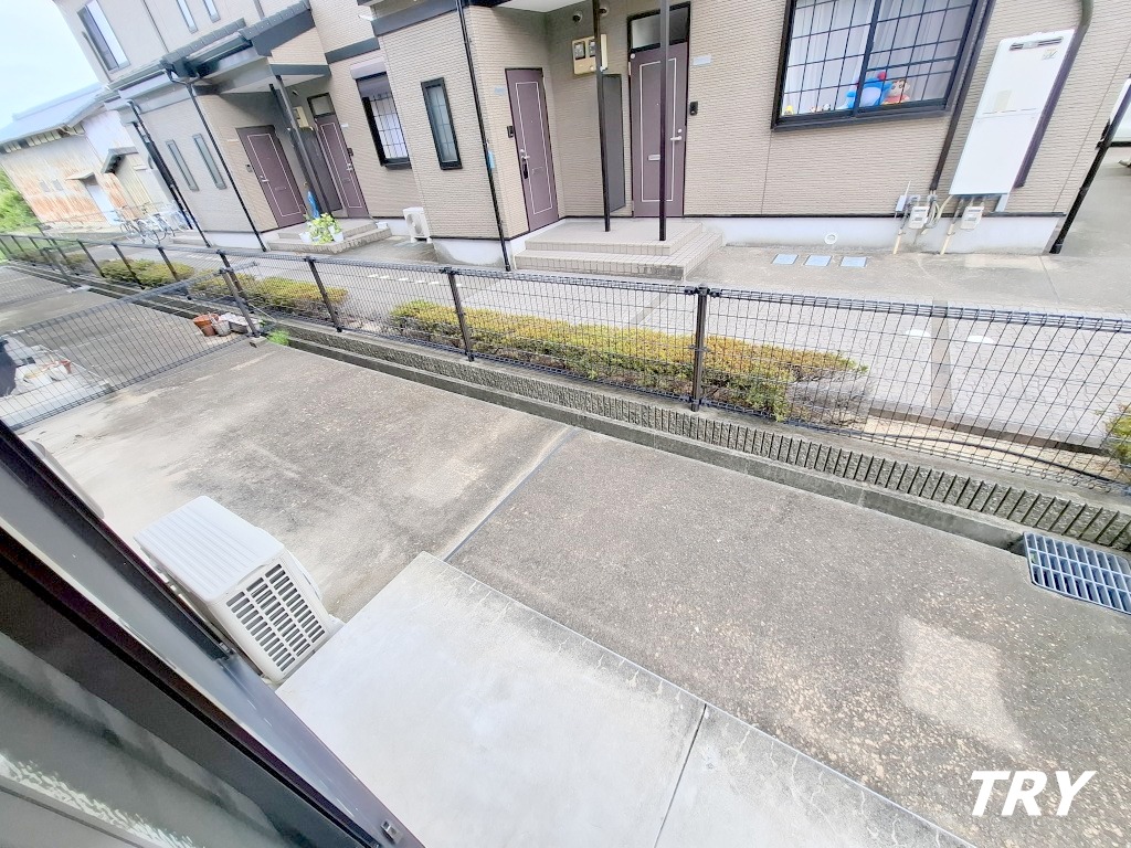 庭　南向きの専用庭！