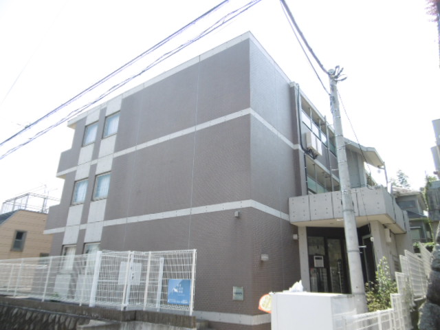 横浜市港北区大曽根台のマンションの建物外観