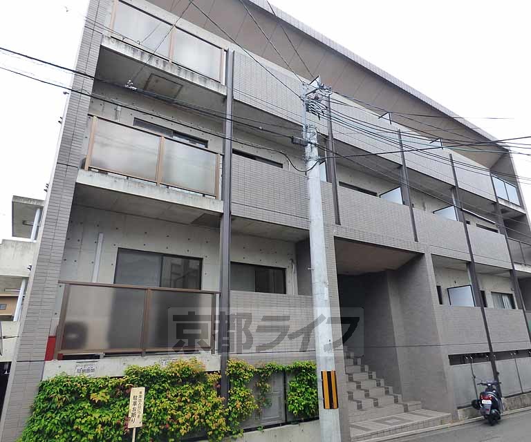 京都市北区大宮南箱ノ井町のマンションの建物外観