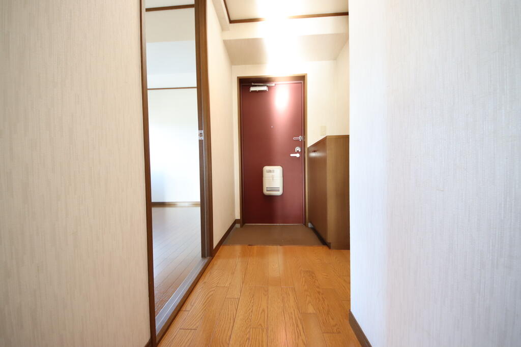 玄関　シューズボックスあります。